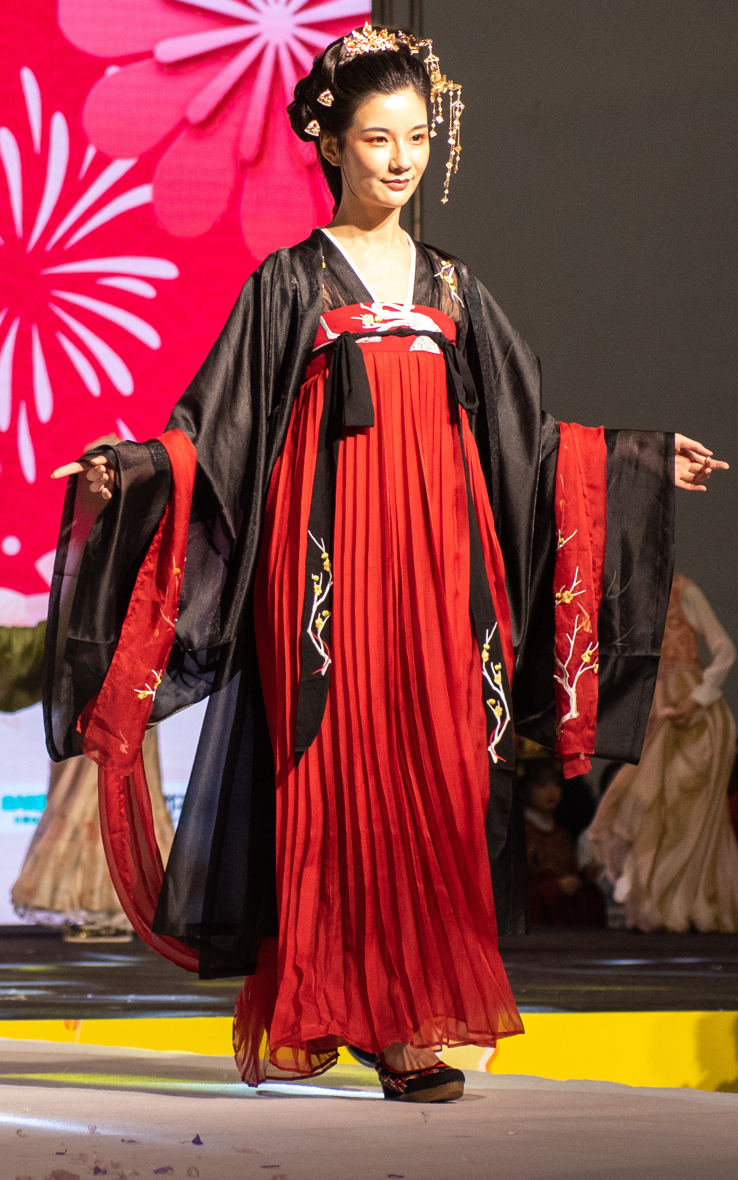 唐制齐胸襦裙